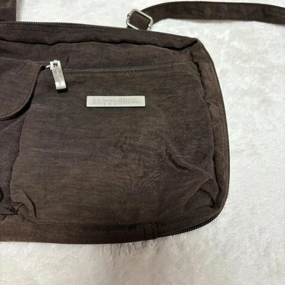 Baggallini Brown Crossbody Bag Adjustable Straps Red Interior Pockets - Picture 2 of 10
